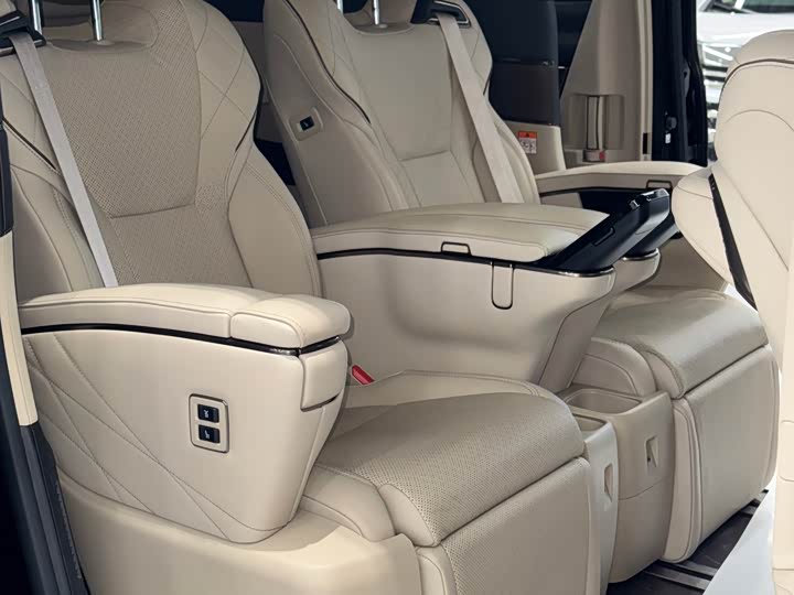 Toyota Vellfire, 2023 — фото 8 из 9