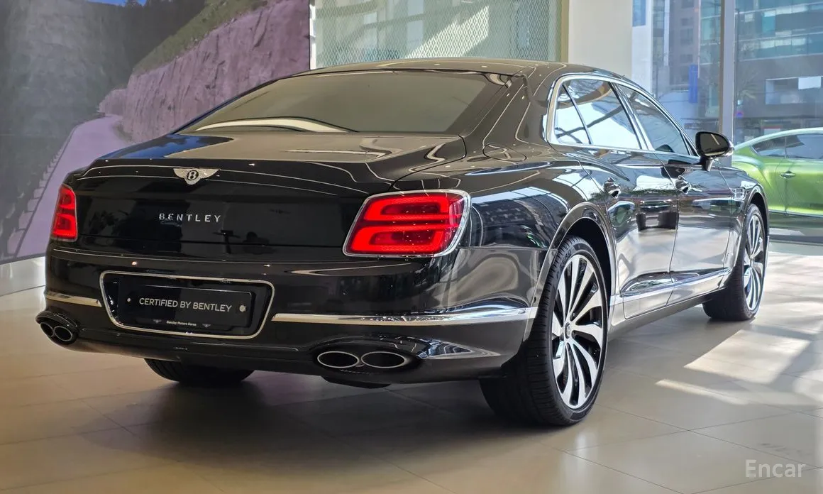 Bentley Flying Spur, 2024 — фото 5 из 9