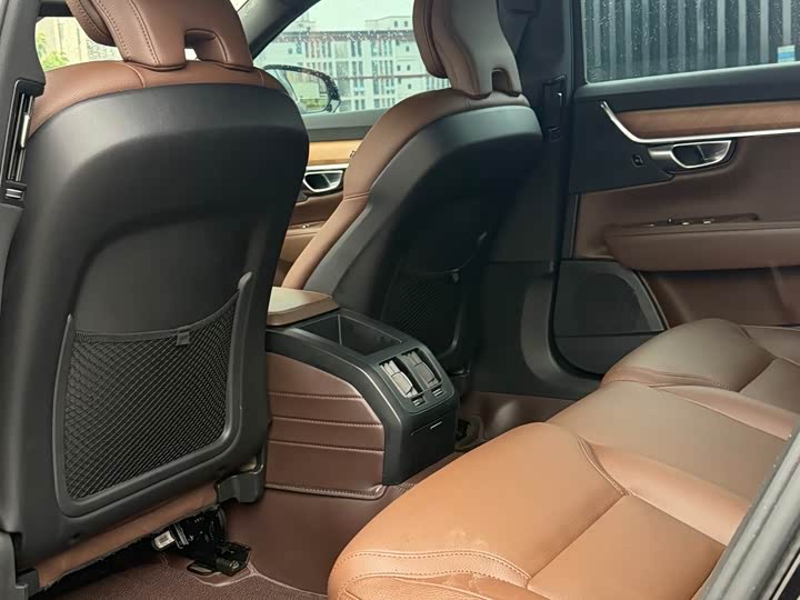 Volvo S90, 2023 — фото 7 из 9