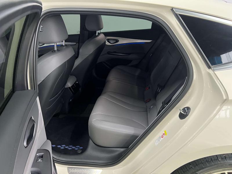 BYD Seal 07 DM-i Hybrid, 2025 — фото 12 из 12