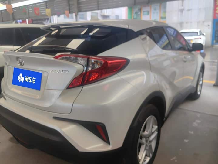 Toyota C-HR, 2022 — фото 3 из 9