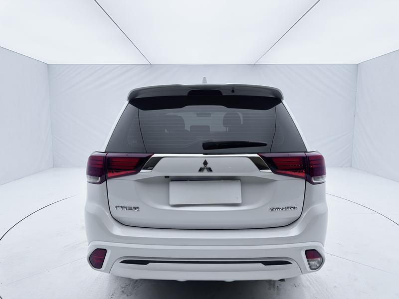 Mitsubishi Outlander, 2021 — фото 6 из 12