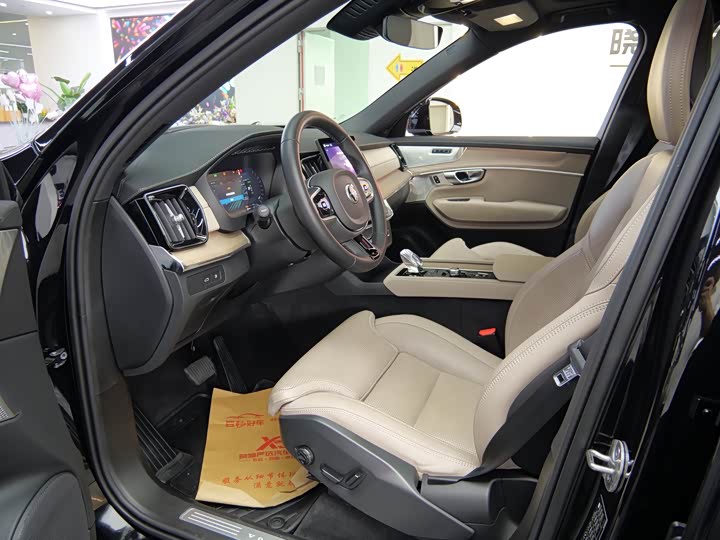 Volvo XC90 Hybrid, 2025 — фото 9 из 9