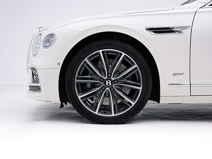 Bentley Flying Spur Hybrid, 2022 — фото 7 из 9