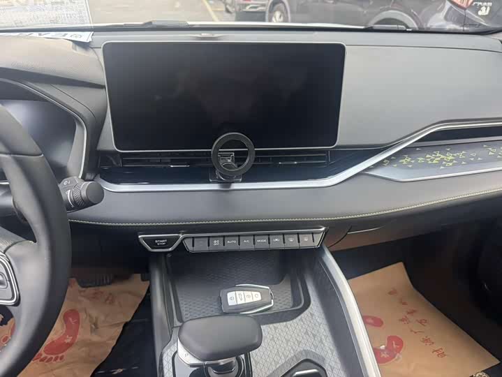 Geely Preface, 2023 — фото 5 из 9