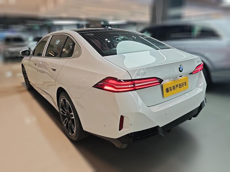 BMW 5 Series, 2025 — фото 4 из 12