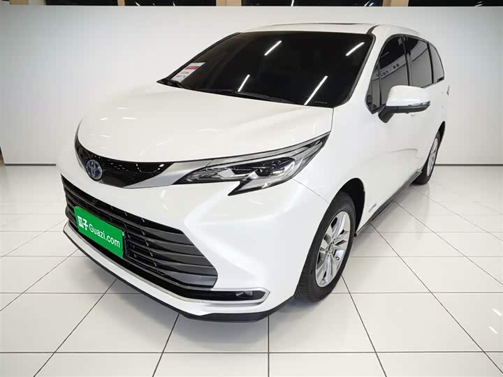 Toyota Sienna, 2023 — купить в Перми под ключ