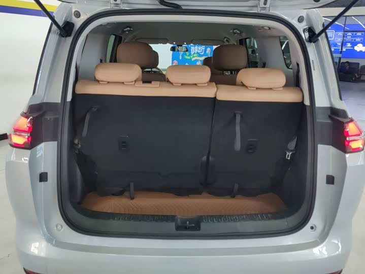 Wuling Starlight 730 Hybrid/EV, 2025 — фото 4 из 9
