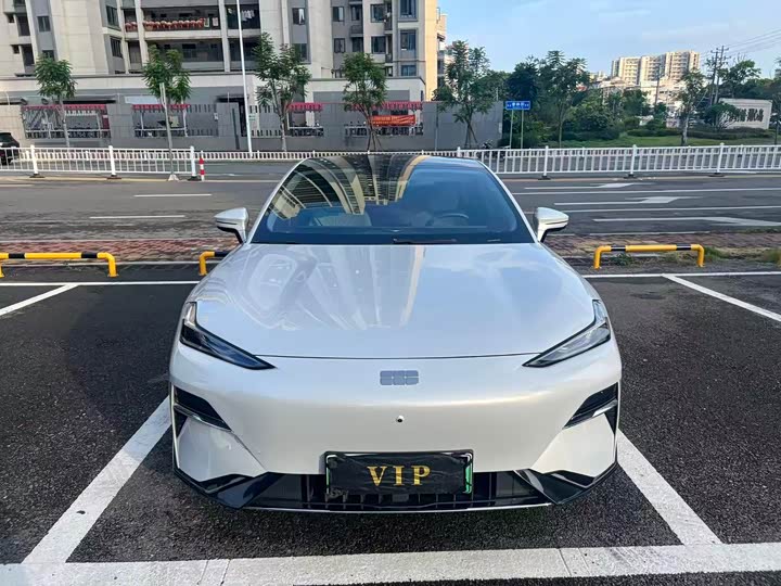 Geely Galaxy E8, 2024 — фото 2 из 9