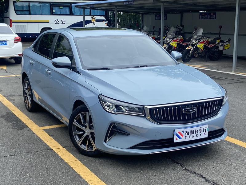 Geely Emgrand, 2023 — фото 3 из 12