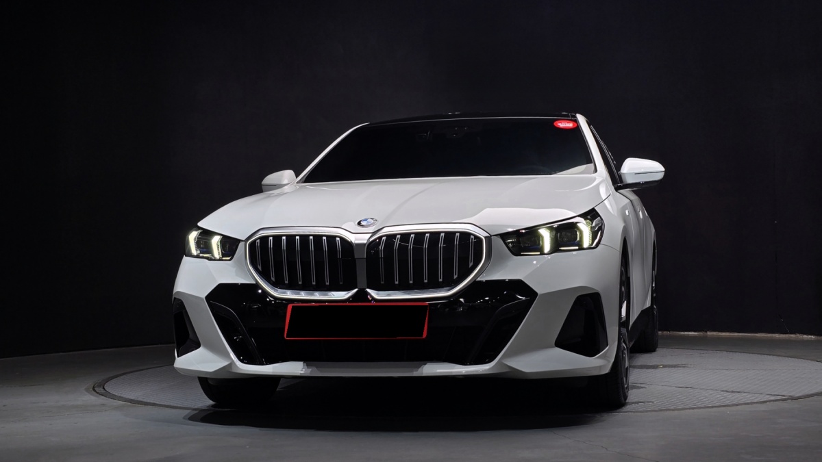 BMW 5 Series, 2025 — фото 3 из 12