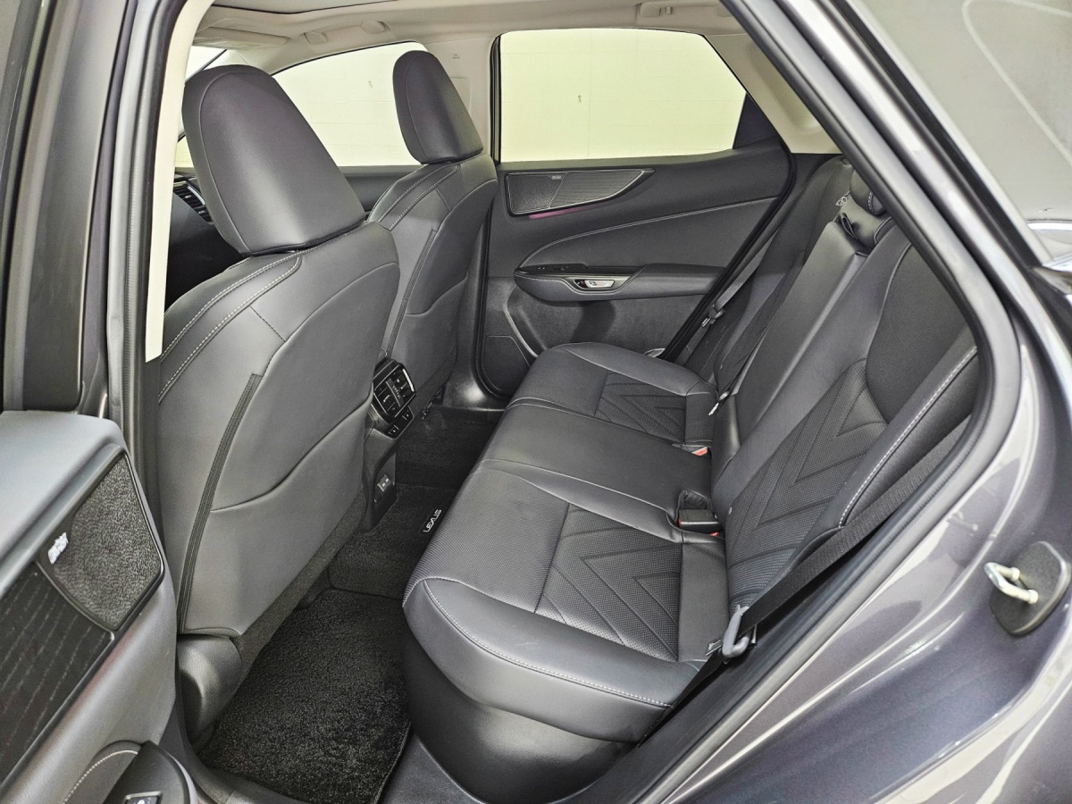 Lexus NX, 2023 — фото 10 из 12