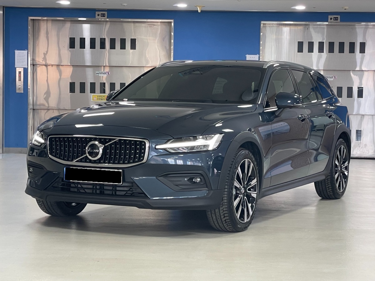 Volvo V60, 2024 — купить в Ижевске под ключ