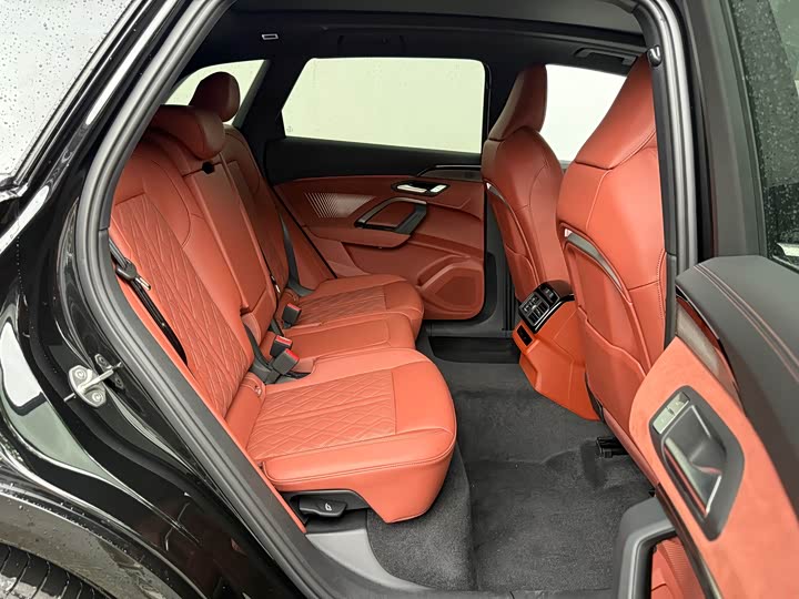 Audi Q5L, 2025 — фото 6 из 9