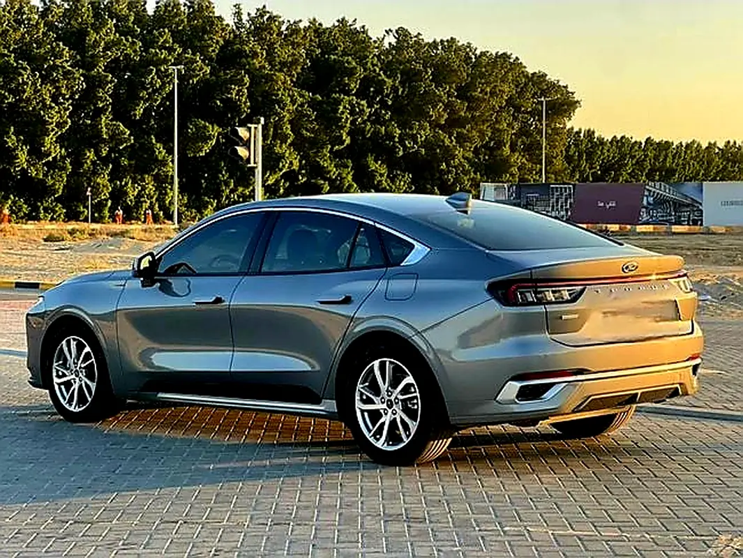 Ford Taurus, 2024 — фото 4 из 10