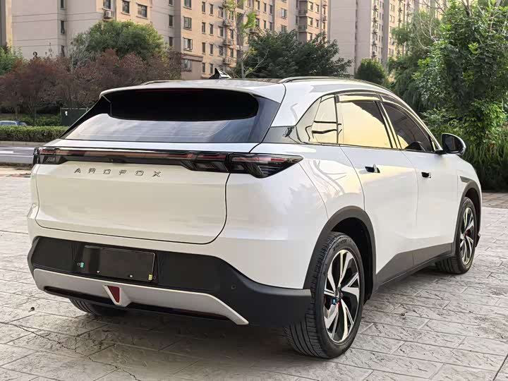 BAIC Arcfox Alpha T5, 2024 — фото 9 из 9