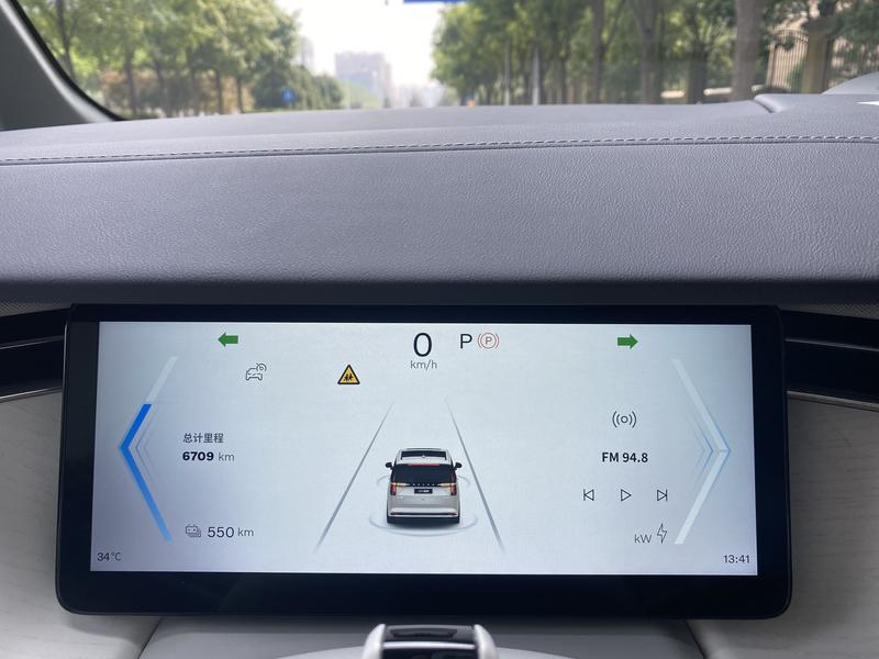 Volvo EM90, 2025 — фото 10 из 12