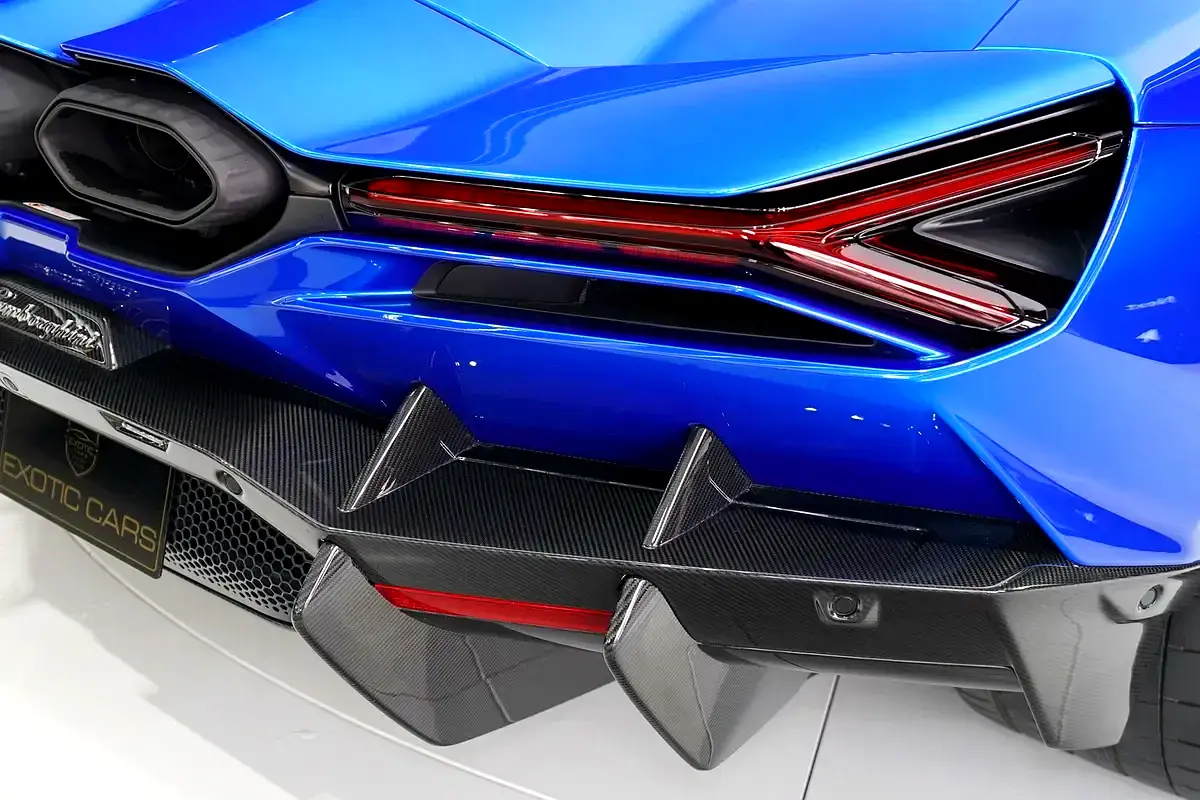 Lamborghini Revuelto, 2024 — фото 7 из 10