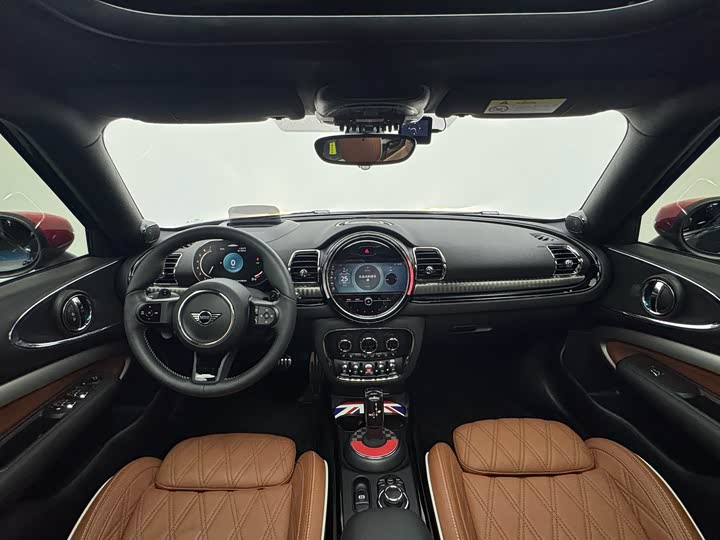 Mini Clubman JCW, 2021 — фото 9 из 9