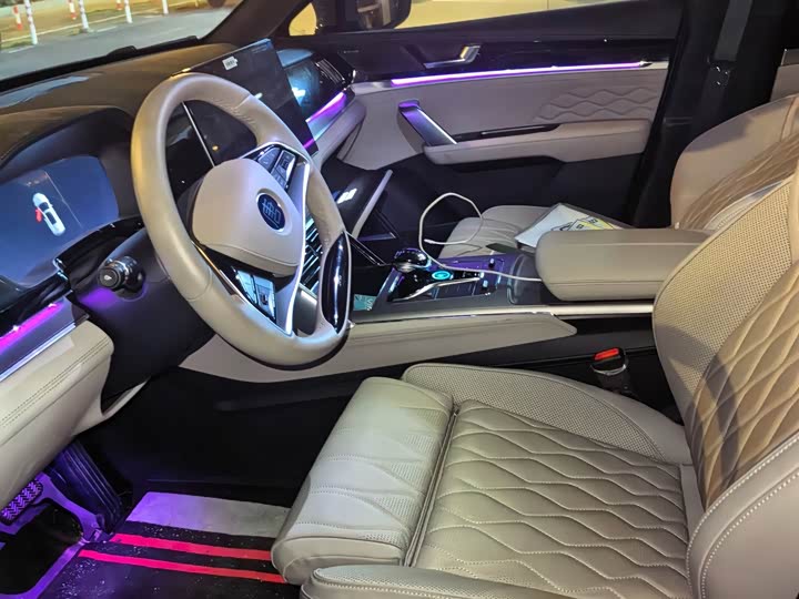 BYD Tang Hybrid/EV, 2024 — фото 4 из 9