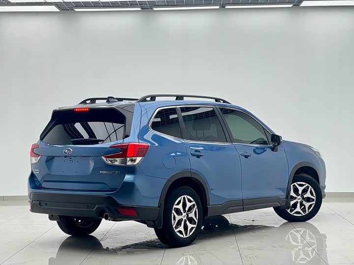 Subaru Forester, 2023 — фото 5 из 9
