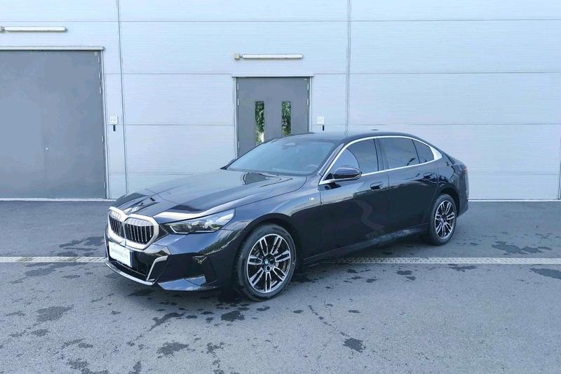 BMW 5 Series, 2025 — купить в Саратове под ключ