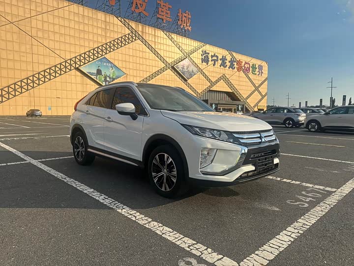 Mitsubishi Eclipse Cross, 2022 — фото 2 из 9