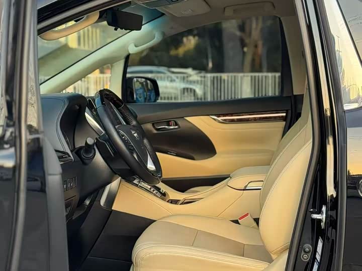 Toyota Alphard, 2022 — фото 3 из 9