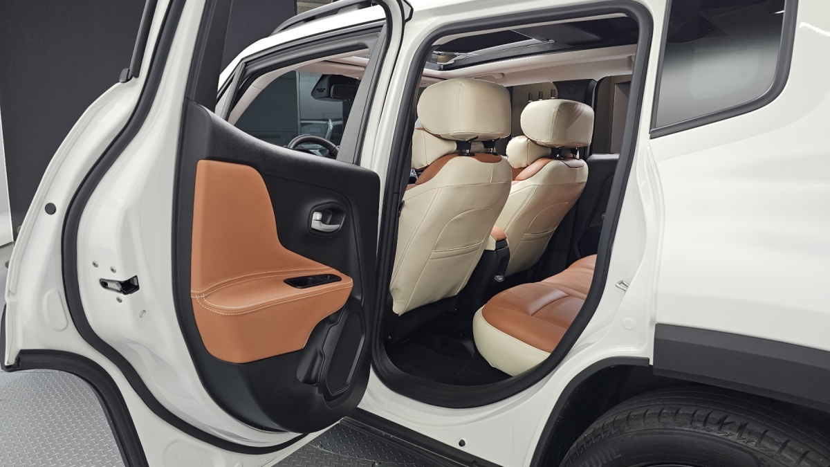 Jeep Renegade, 2023 — фото 12 из 12
