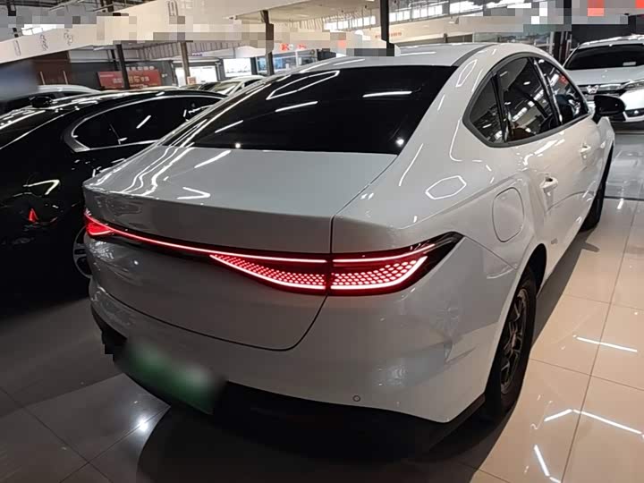 BYD Seal 05 DM-i Hybrid, 2025 — фото 5 из 9