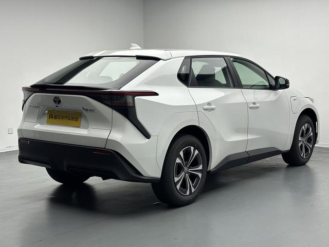 Toyota bZ4X Platinum, 2026 — фото 7 из 12