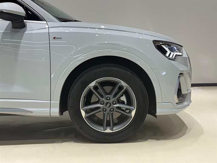 Audi Q3, 2023 — фото 8 из 9