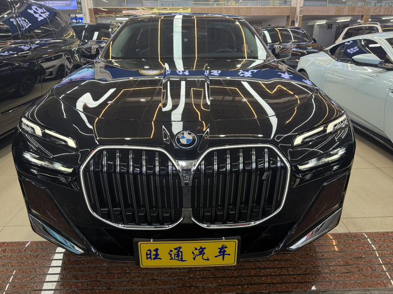 BMW i7, 2024 — фото 2 из 12