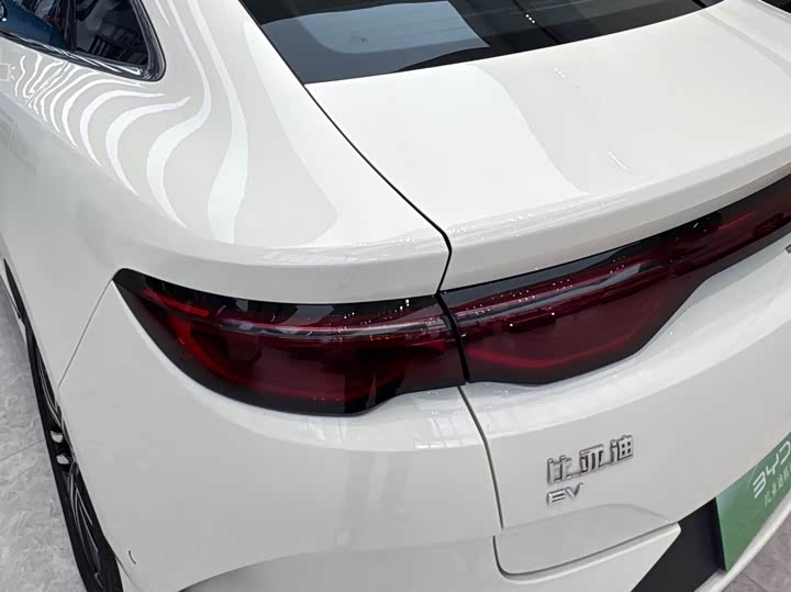 BYD Qin L, 2025 — фото 6 из 9