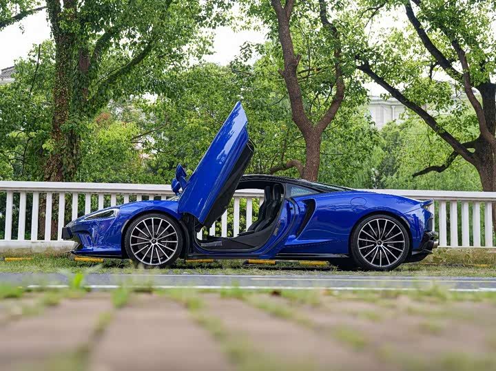 McLaren GT, 2023 — фото 8 из 9