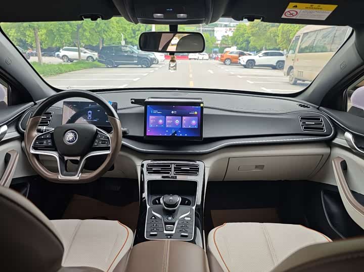 BYD Qin Plus, 2023 — фото 5 из 9