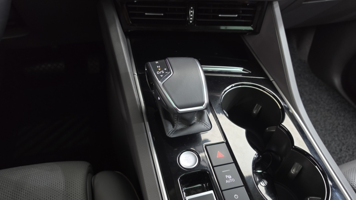 Volkswagen Touareg, 2023 — фото 8 из 12