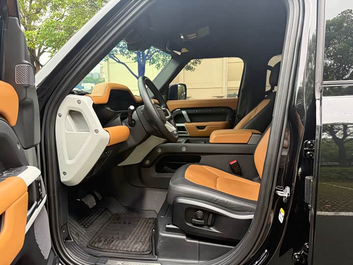 Land Rover Defender, 2024 — фото 8 из 9