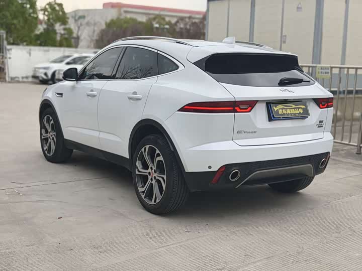 Jaguar E-Pace, 2022 — фото 4 из 9