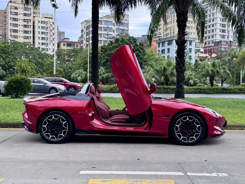 MG Motor Cyberster, 2023 — фото 8 из 12
