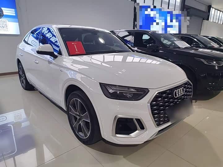 Audi Q5L Sportback, 2022 — фото 4 из 9