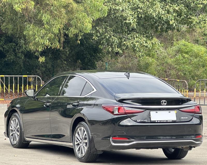 Lexus ES, 2023 — фото 5 из 12