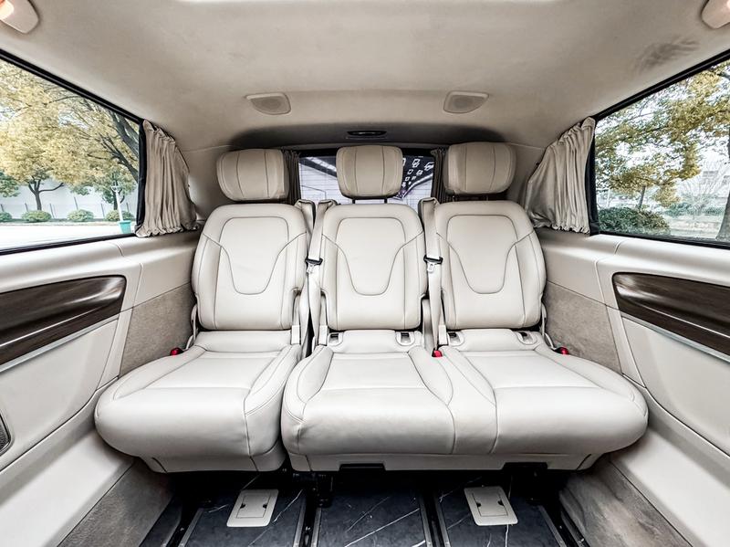 Mercedes-Benz V-Class, 2023 — фото 12 из 12