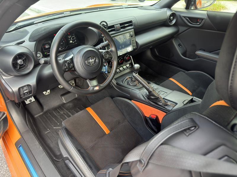 Toyota GR86, 2023 — фото 7 из 8