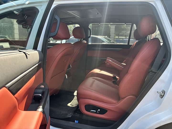 Dongfeng Yipai eπ 008, 2024 — фото 5 из 7