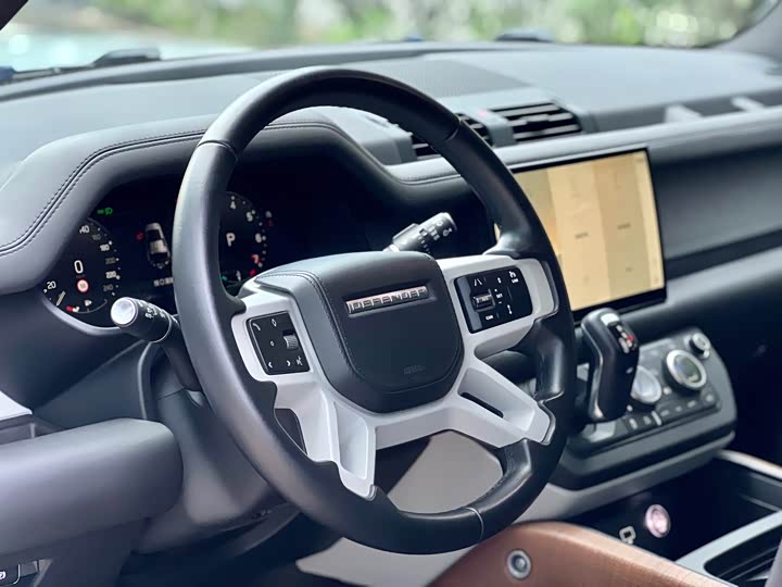 Land Rover Defender, 2022 — фото 5 из 9