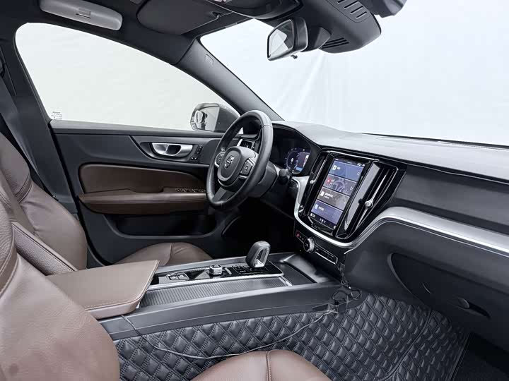 Volvo S60, 2023 — фото 9 из 9