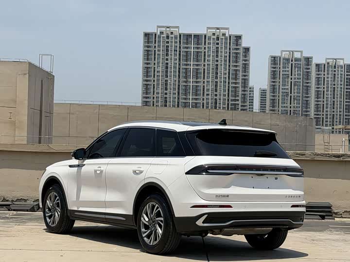 Lincoln Corsair, 2023 — фото 4 из 9