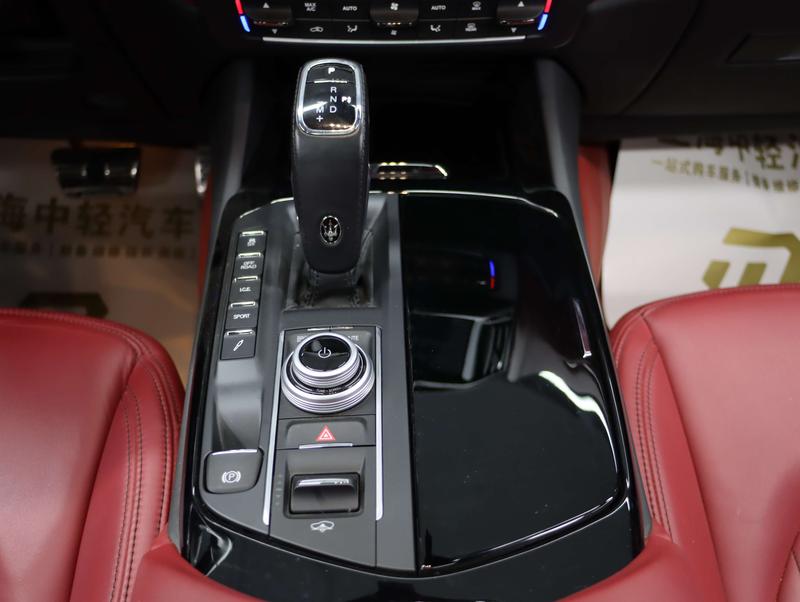 Maserati Levante, 2022 — фото 10 из 12