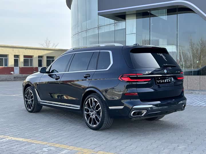 BMW X7, 2024 — фото 4 из 9